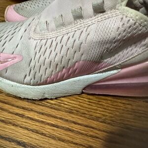 Nike Women's Blush and White Air max.  In need of laces